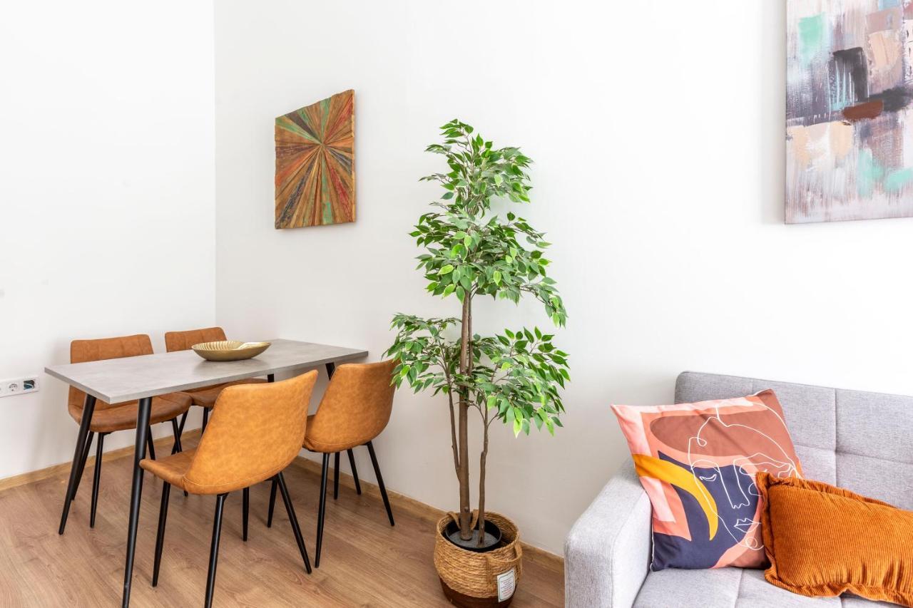 Cozy & Pleasant Homes In The Heart Of Budapest Exterior photo